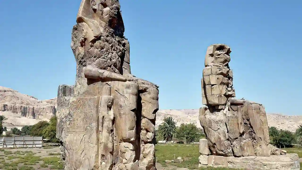 colossi of memnon , Luxor, Egypt travel booking